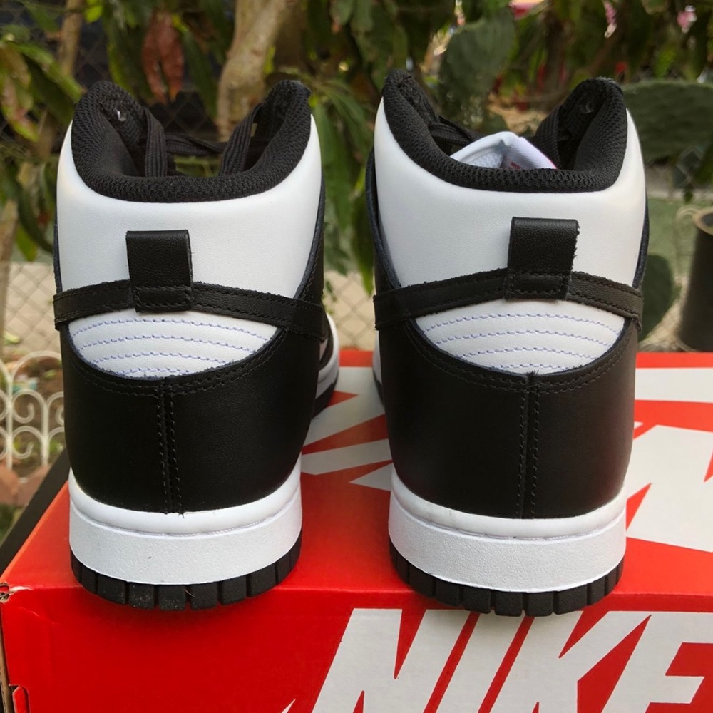 Nike Dunk High “Panda” Size 8.5 Women/ 7Y - Picture 2 of 4